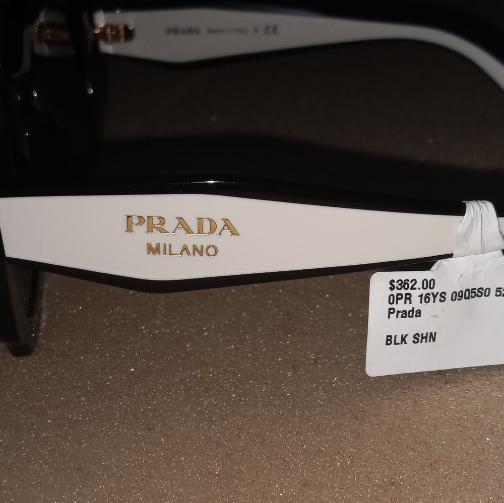 🔥AUTHENTIC PRADA SUNGLASSES